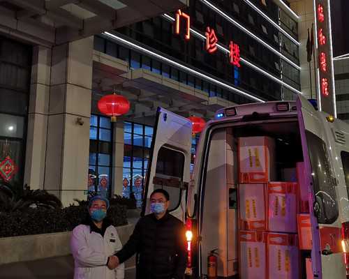 顺产下死胎后，患右侧卵巢囊性包块和盆腔积液，严不严重啊？